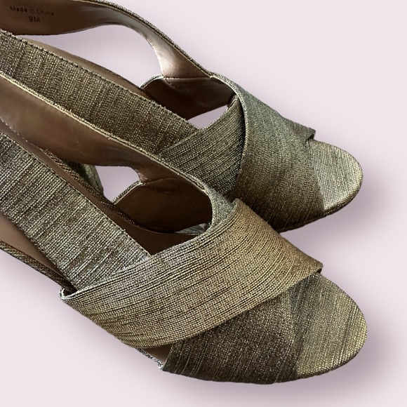 Women’s Daniblack Etta Sandal 5” Chunky Heel Gold Silver Metallic Size 9M - Picture 5 of 13